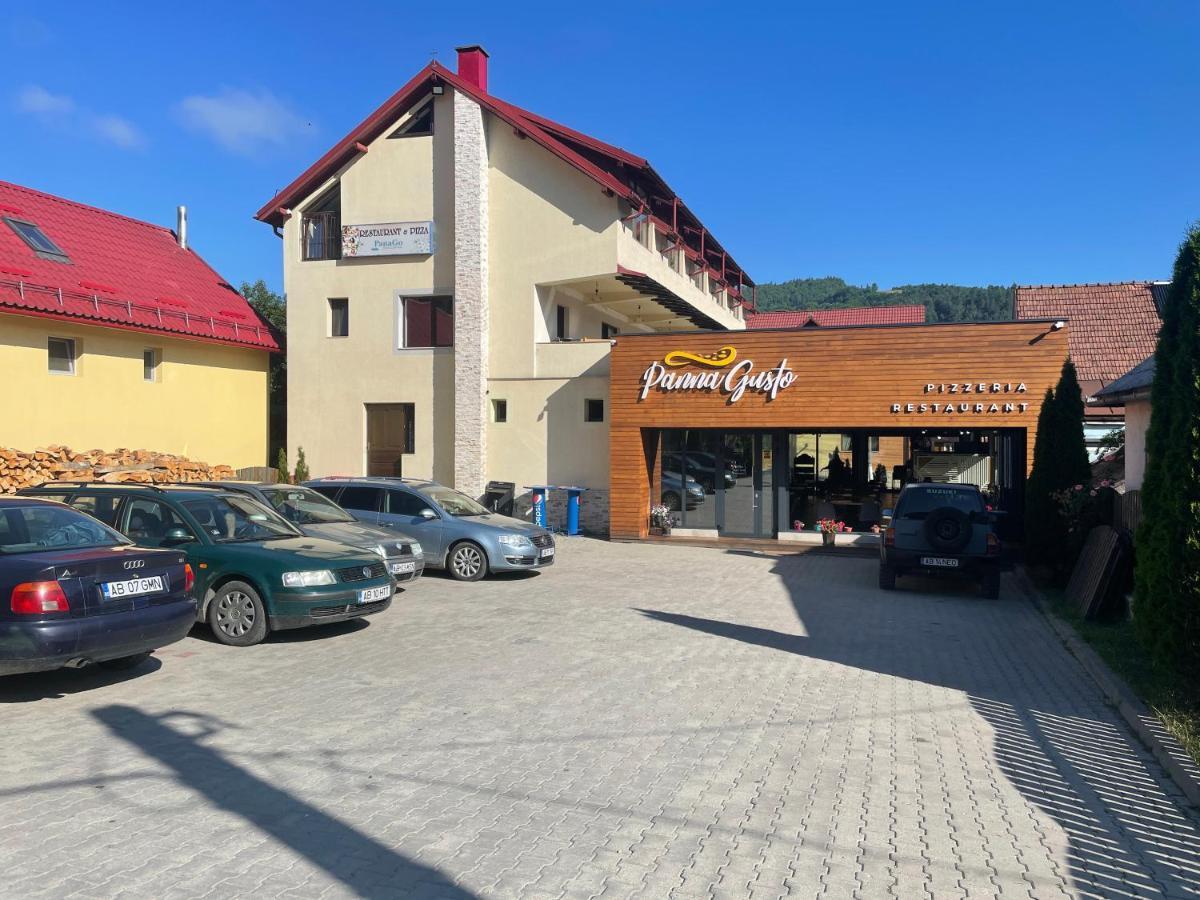Panna Gusto Otel Cîmpeni Dış mekan fotoğraf